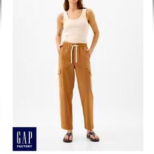Gap cargo pants NWT